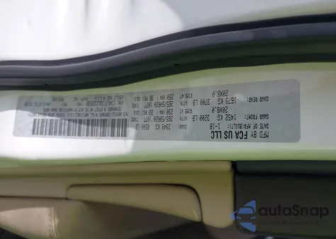 2018 Jeep Grand Cherokee Overland 4X4 z USA, uszkodzony, nr VIN 1C4RJFCG8JC229381